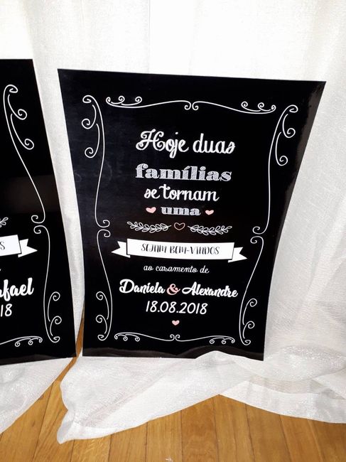 Placa para a entrada da igreja