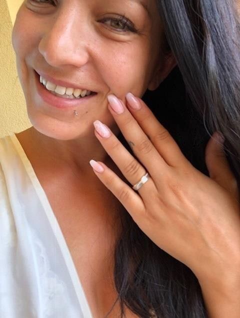 As minhas foram assim ( Isto foi na manhã a seguir ao casamento não ligues a cara hahaha soninho... 