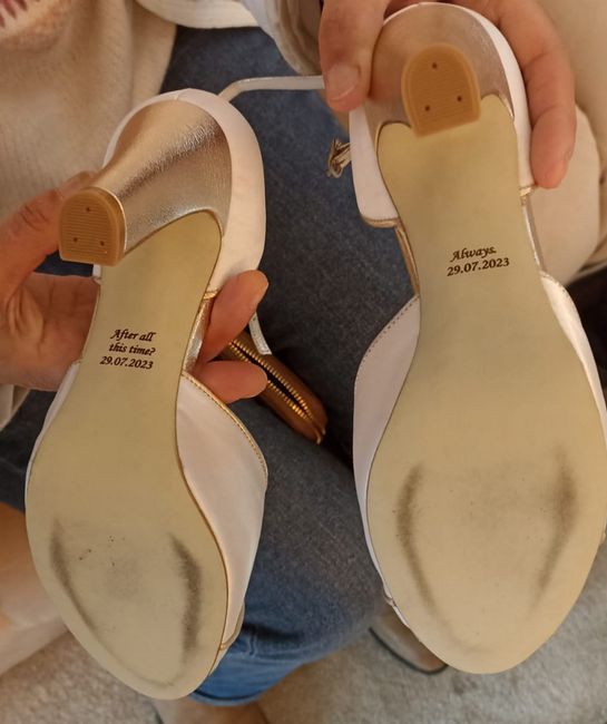 Frases nos sapatos das noivas e noivos 6