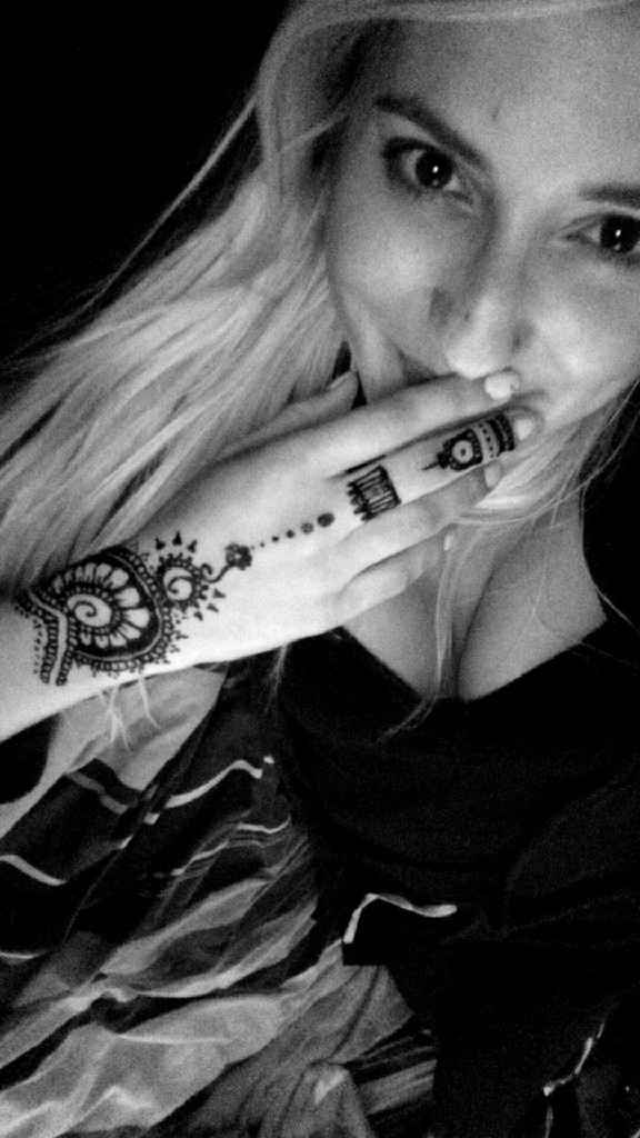 White henna 😍 - 4