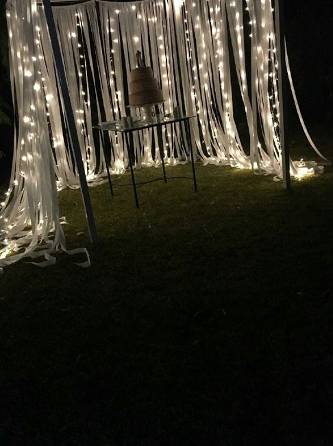 Cortina de luzes e fitas - 1