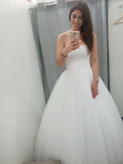 Vestido curto: ALINHAS ou FOGES? - 1