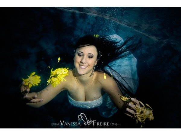 Sessão de fotos de casamento debaixo d´água
