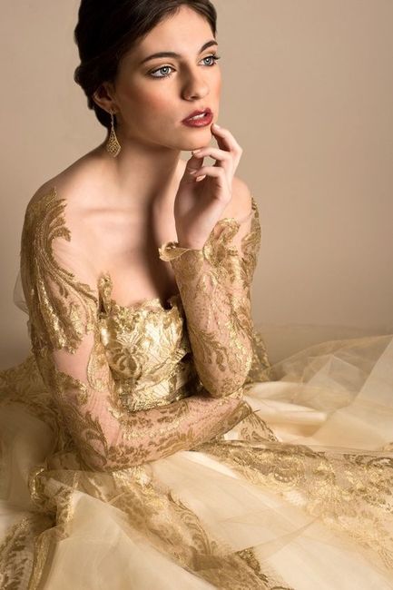 O Arco-íris 🌈 invade a Comunidade - Vestidos de Noiva Dourados 2