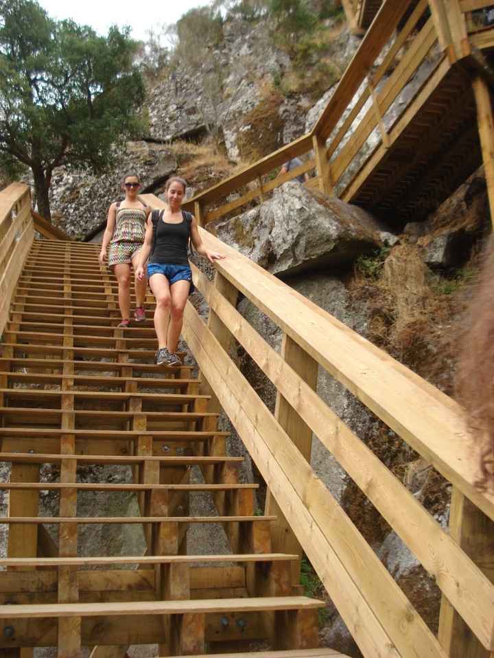 Nós e as escadas (eu e a minha cunhada/madrinha noivo/melhor amiga da noiva)