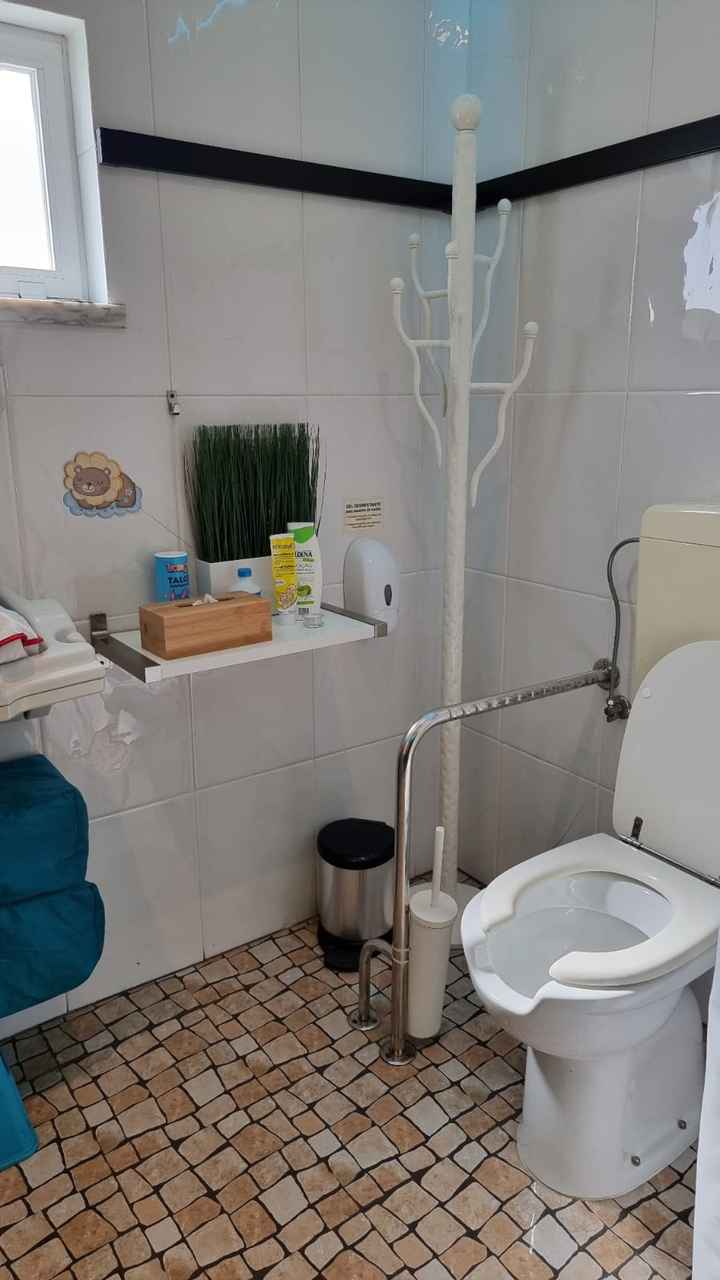 Aquele em que temos cestos no wc dos convidados - 7
