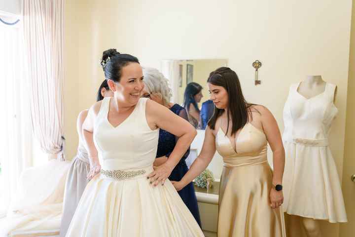 O decote do meu vestido é___ - 1