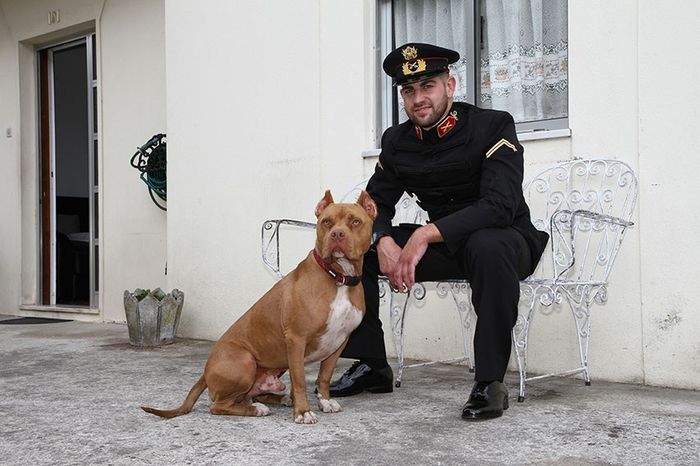 na nossa casa com o nosso bebe Brutus