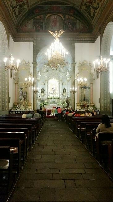 Santo antónio à porta <img class=