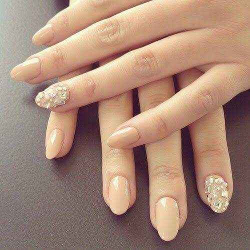 Unhas em tons claros - inspiração - 7