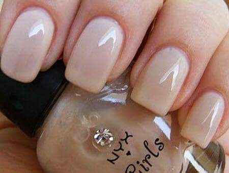 Unhas em tons claros - inspiração - 8