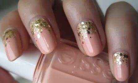 Unhas em tons claros - inspiração - 15