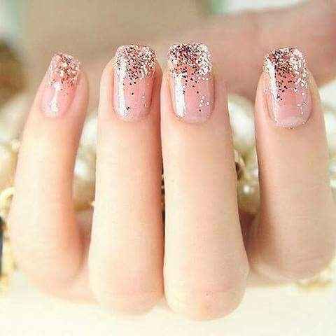 Unhas em tons claros - inspiração - 20