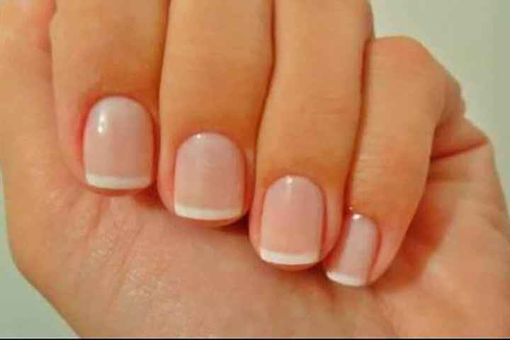 Unhas em tons claros - inspiração - 27