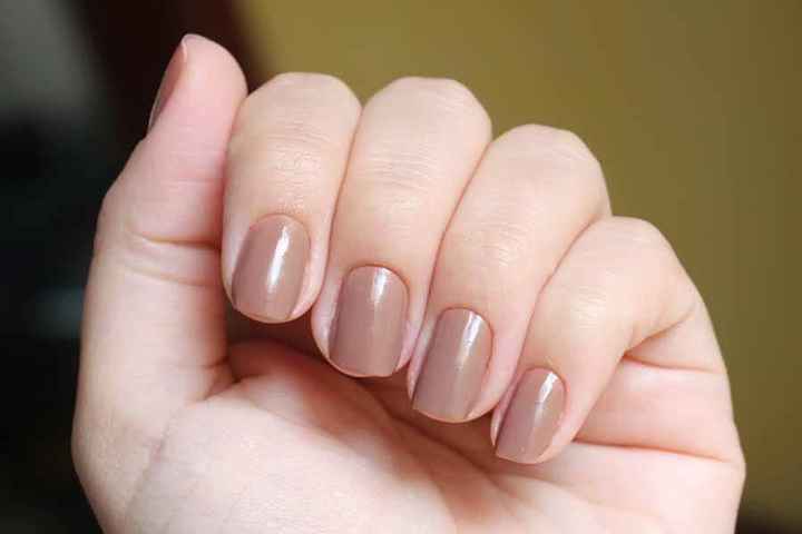 Unhas em tons claros - inspiração - 29