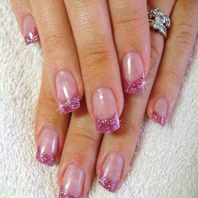 Unhas em tons claros - inspiração - 31