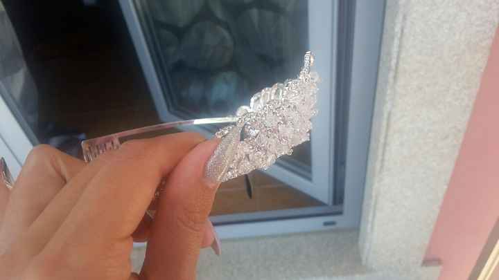Check tiara - 5