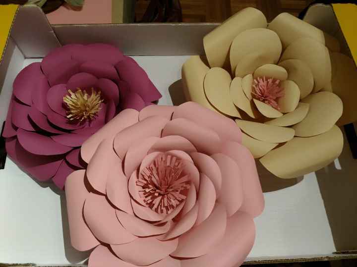 Flores giantes em papel
