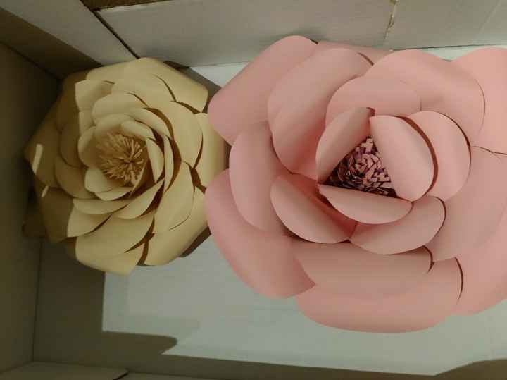 Flores giantes em papel