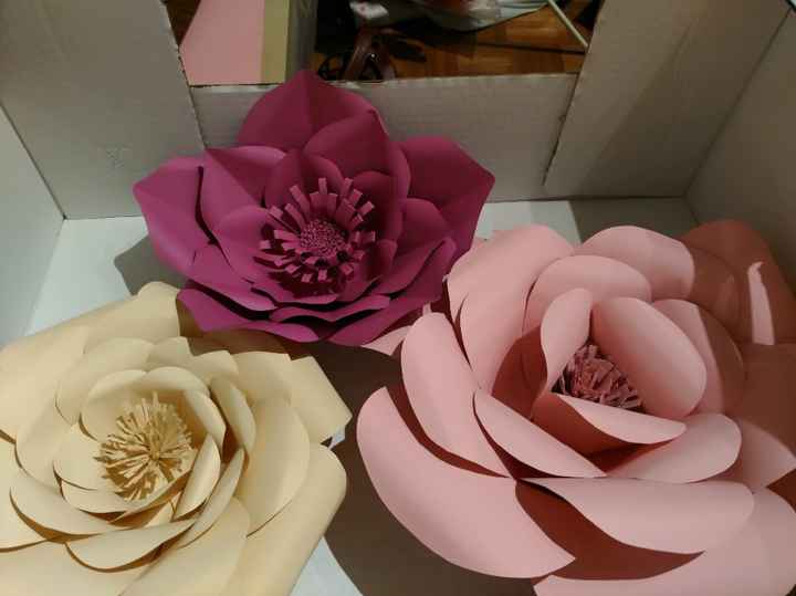 Flores giantes em papel