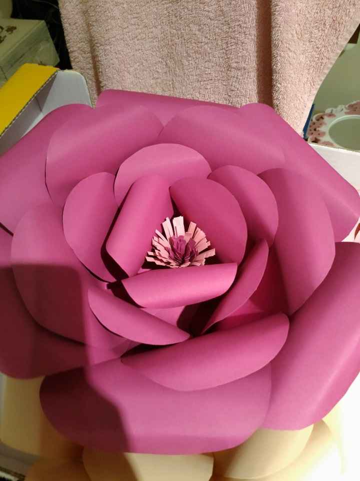 Flores giantes em papel