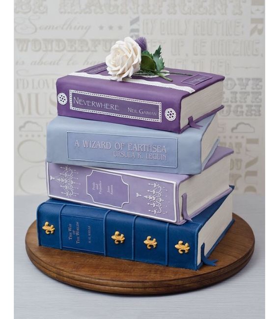 Bolos tema livros - 4