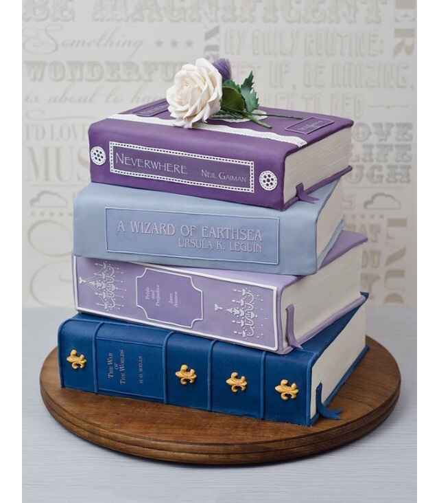 Bolos tema livros - 4