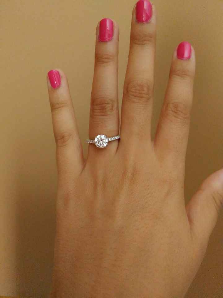 Oficialmente noiva!! :) - 2