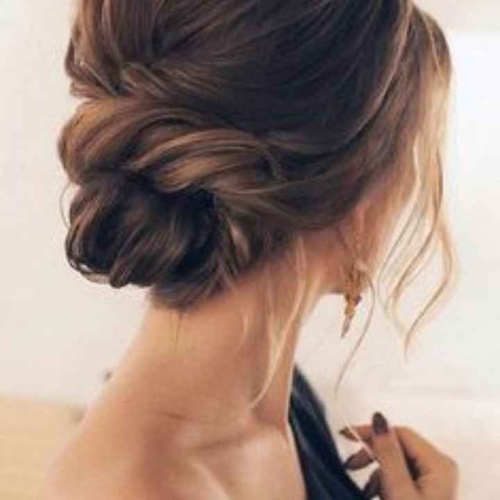 Low Bun: inspirações de penteados apaixonantes para o teu look de noiva! 👰🏽 - 1