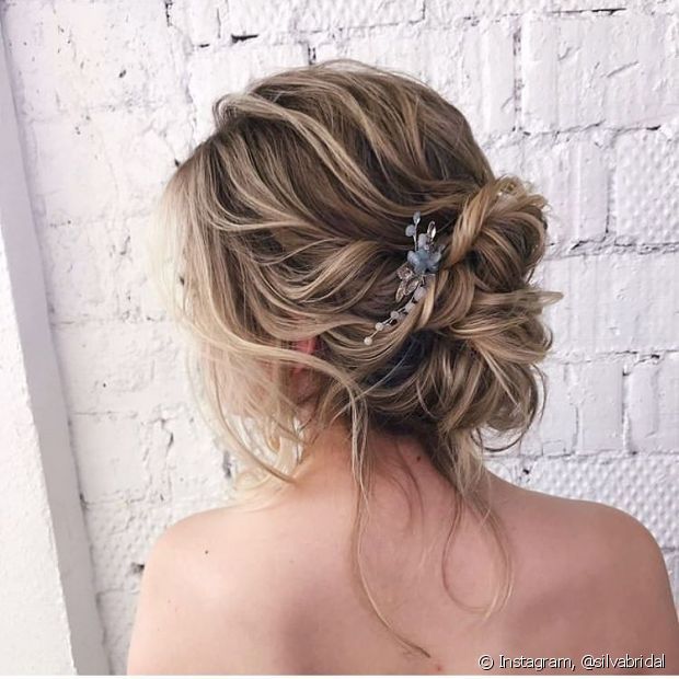 Com toucado ou coroa de flores? 💐 6