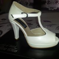 Sapato branco ou de cor - 1