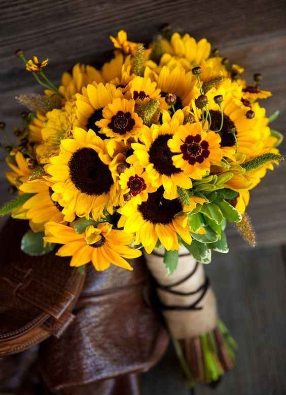 o Arco-íris invade a Comunidade: Inspirações (amarelas) para Bouquet 💛 - 1