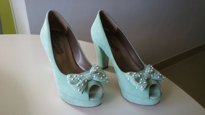 sapatos verde-água