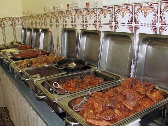 Ir ao restaurante O Raião saborear a gastronomia micaelense