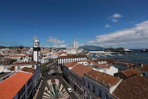 Visitar a Torre Sineira da Câmara Municipal de Ponta Delgada