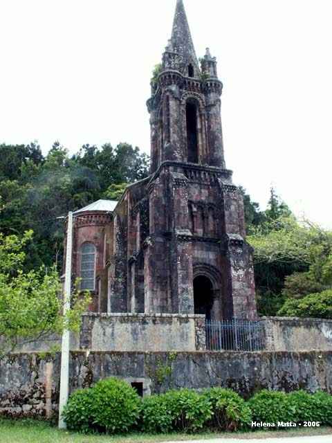 Visitar a Capela de Nossa Senhora das Vitórias
