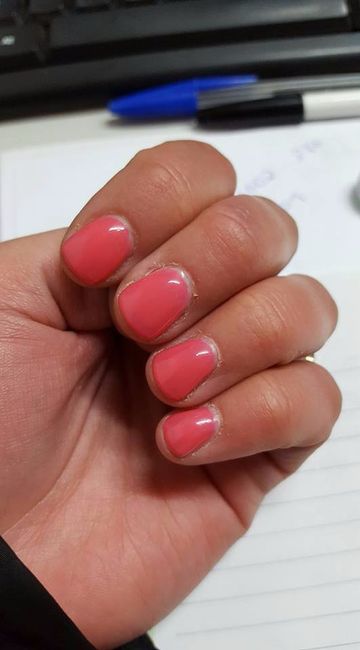As minhas unhas, já as tenho há 1 semana e vou deixar crescer mais um pouco e depois vou fazer na mi