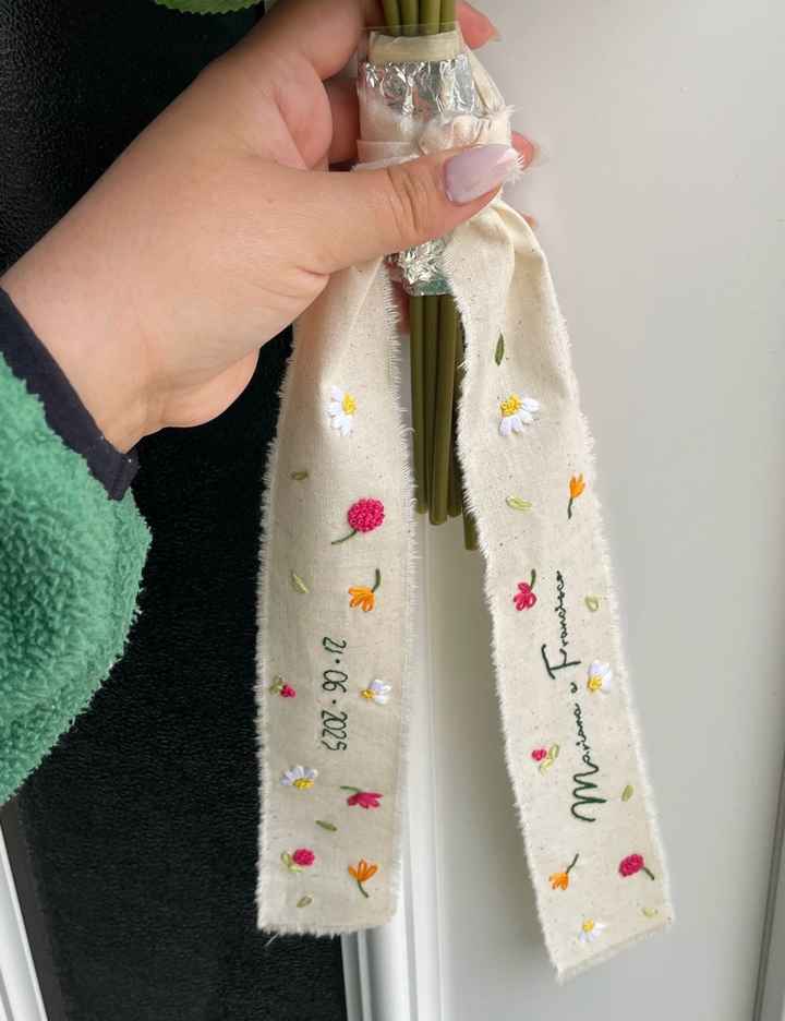 Mais um check: faixa do bouquet bordada - 1