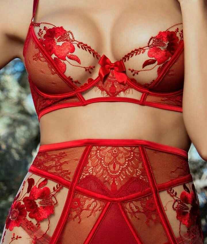 Sabes tudo sobre o teu noivo? Com qual lingerie preferia ver-te vestida? 👙 - 2