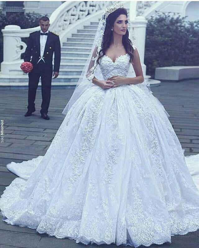 Sabes tudo sobre o teu noivo? Com qual destes vestidos achas que ia preferir ver-te? - 2