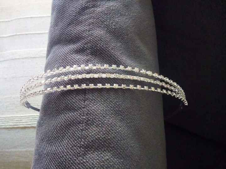 Tiara 2 - 2€