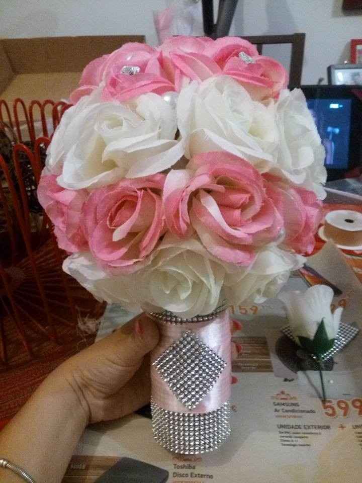 Bouquet em rosas artificias