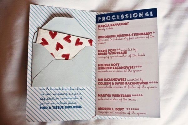 Missal em que atrás da capa, se mete um envelopezinho para as lágrimas de alegria