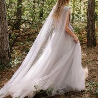 Vestido para casamento em natureza, com asinhas laterais ou capinha na frente? - 2