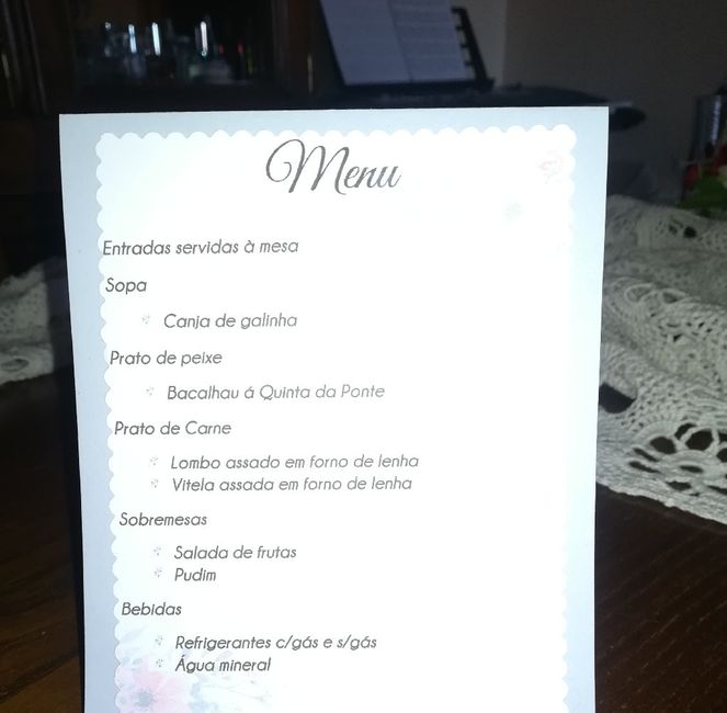 Ementas e marcadores de mesa - 1