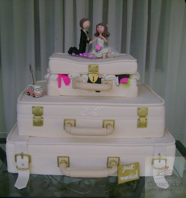 Bolo de noivos e topo do bolo (noivinhos) - 1