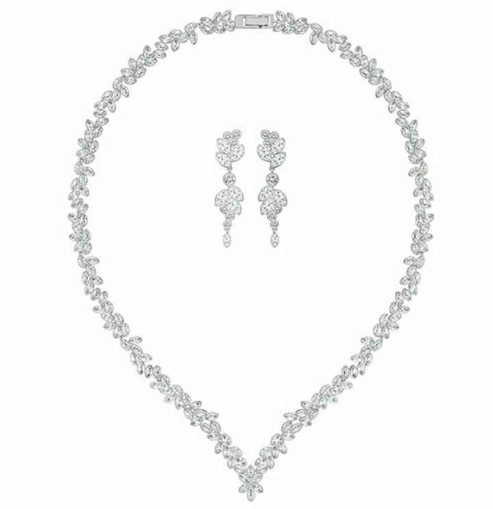O meu vestido com o colar, pulseira e brincos - 4