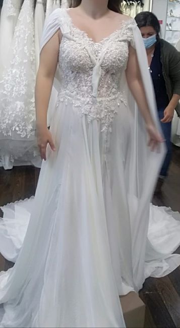 Vestido para casamento em natureza, com asinhas laterais ou capinha na frente? - 1