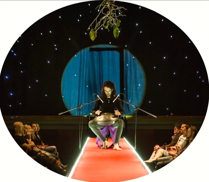 Geronyom Show Hang Handpan