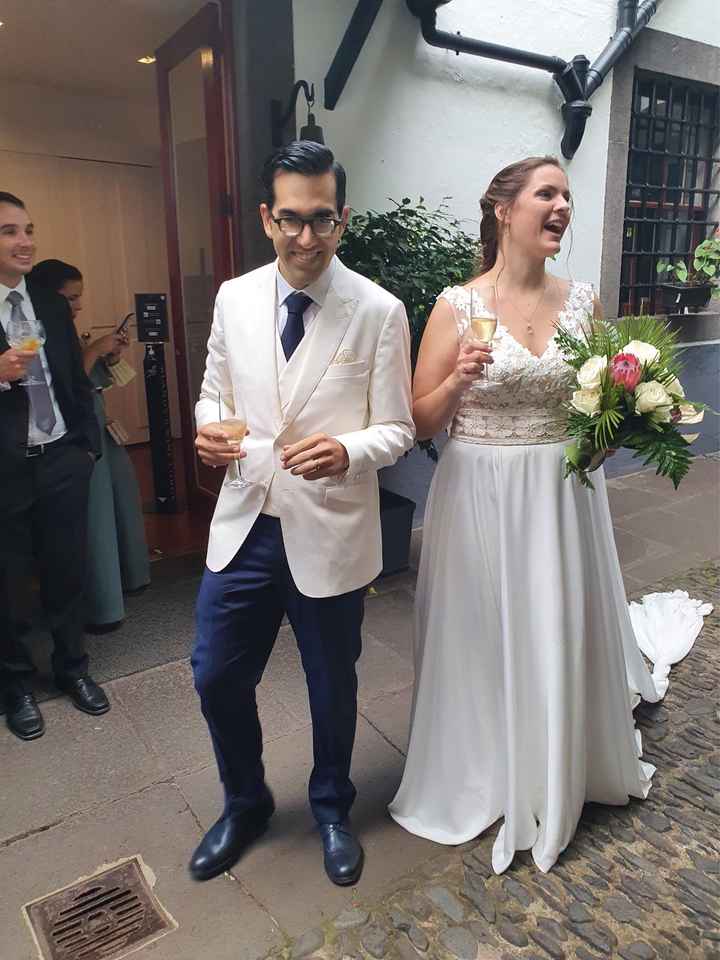 Uma pitada de cor.... no vestido de noiva! 🌈 - 1